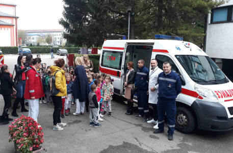 Vrtić u posjeti Domu zdravlja Laktaši 2